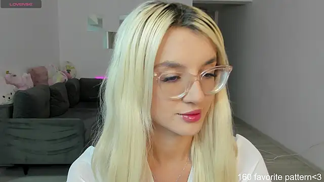 Snapshot of LovelyBianca chatting on 09-14-25, 06:18 LovelyBianca online show from 09-14-25, 06:18