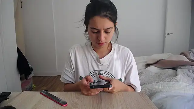 Contantin helena online show from 12-24-24, 12:33