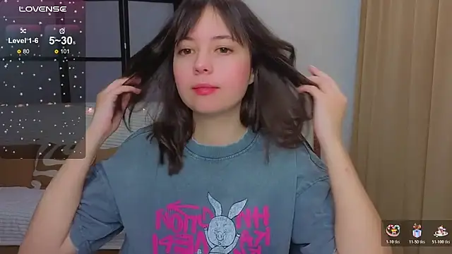 Snapshot of Lina_Brownie chatting on 12-15-25, 03:22 Lina Brownie online show from 12-15-25, 03:22