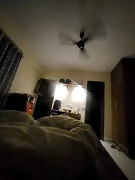 Snapshot of Ride_me_baby00 chatting on 03-20-25, 07:57 Ride me baby00 online show from 03-20-25, 07:57