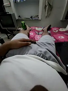 Snapshot of Ride_me_baby00 chatting on 03-21-25, 06:29 Ride me baby00 online show from 03-21-25, 06:29