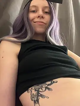 Snapshot of RinaMood chatting on 02-05-25, 02:26 RinaMood online show from 02-05-25, 02:26