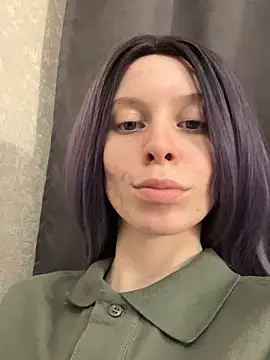 Snapshot of RinaMood chatting on 03-06-25, 02:40 RinaMood online show from 03-06-25, 02:40