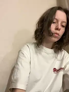 Snapshot of RinaMood chatting on 10-21-25, 11:00 RinaMood online show from 10-21-25, 11:00