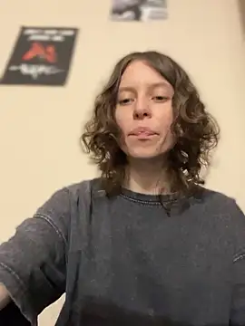 Snapshot of RinaMood chatting on 10-27-25, 12:31 RinaMood online show from 10-27-25, 12:31