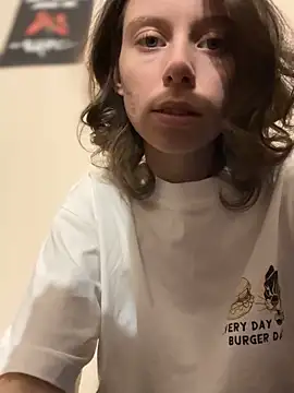 Snapshot of RinaMood chatting on 10-28-25, 01:36 RinaMood online show from 10-28-25, 01:36