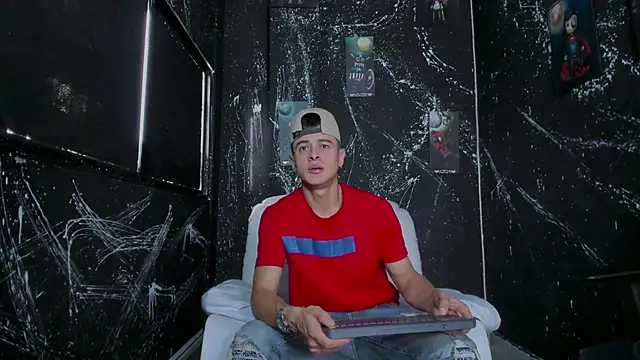 Snapshot of JuniorMorris_ chatting on 09-16-25, 08:54 JuniorMorris online show from 09-16-25, 08:54