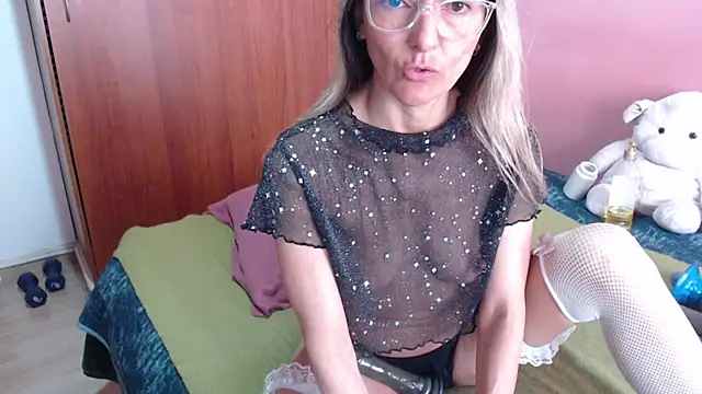 Snapshot of Susanlover chatting on 01-07-25, 06:45 Susanlover online show from 01-07-25, 06:45