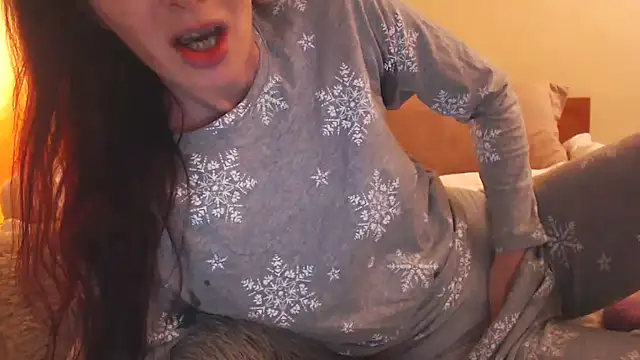 Snapshot of LovelyAndraGirl chatting on 02-04-26, 02:45 LovelyAndraGirl online show from 02-04-26, 02:45