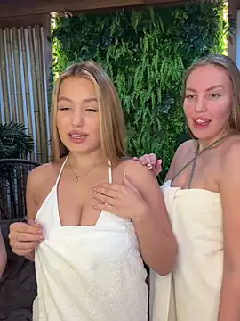 Snapshot of Kelly_Hardy chatting on 11-24-25, 02:22 Kelly Hardy online show from 11-24-25, 02:22