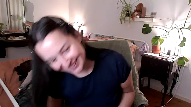 Snapshot of Lenas_Room chatting on 05-08-26, 04:18 Lenas Room online show from 05-08-26, 04:18