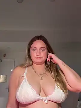 Sophie Raegan online show from 03-05-26, 06:48