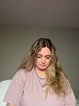 Sophie Raegan online show from 04-18-26, 03:38