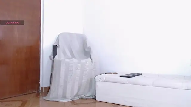 Snapshot of ana_bella1 chatting on 02-07-25, 08:20 ana bella1 online show from 02-07-25, 08:20