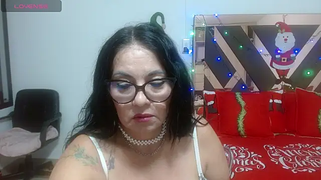 lindaesmeralda online show from 12-15-25, 11:25