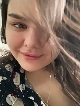 Snapshot of NikaMur chatting on 02-05-25, 03:45 NikaMur online show from 02-05-25, 03:45