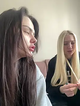 Snapshot of NikaMur chatting on 02-19-25, 04:12 NikaMur online show from 02-19-25, 04:12