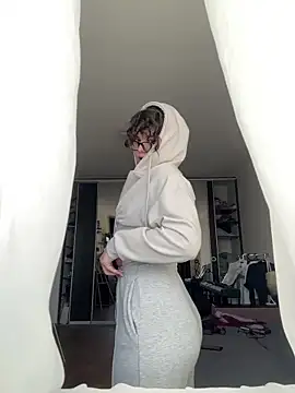 Snapshot of NikaMur chatting on 10-02-25, 02:18 NikaMur online show from 10-02-25, 02:18