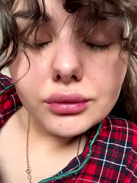 Snapshot of NikaMur chatting on 10-04-25, 02:42 NikaMur online show from 10-04-25, 02:42