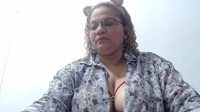 mademooms online show from 11-26-25, 02:45