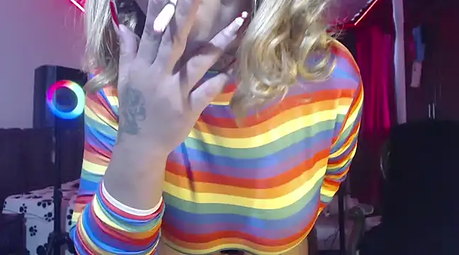 Snapshot of aliceesmith chatting on 03-07-25, 06:22 aliceesmith online show from 03-07-25, 06:22