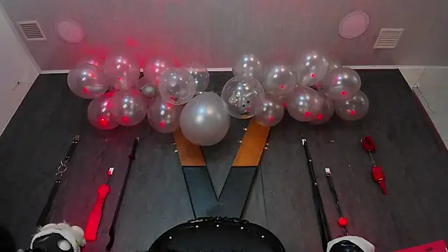 CharlotteScotte online show from 12-19-24, 12:34