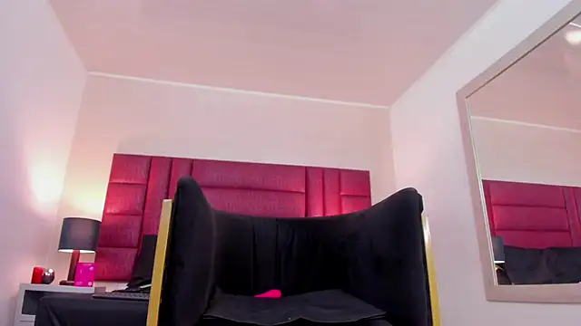 CharlotteScotte online show from 02-17-26, 03:40