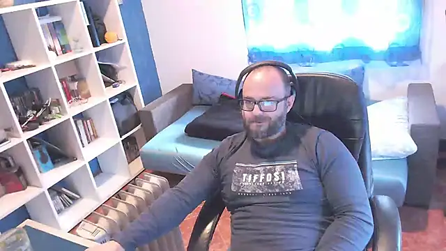 ravingr4d4 online show from 03-18-25, 12:14