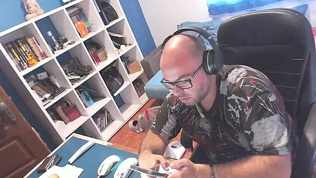 ravingr4d4 online show from 09-11-25, 09:20