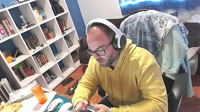 ravingr4d4 online show from 11-18-25, 02:54