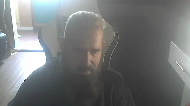 maseurbeardedpig online show from 10-31-25, 10:49
