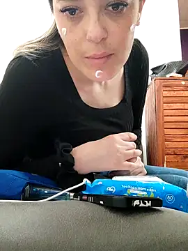 Snapshot of Daniela77771 chatting on 09-27-25, 03:06 Daniela77771 online show from 09-27-25, 03:06