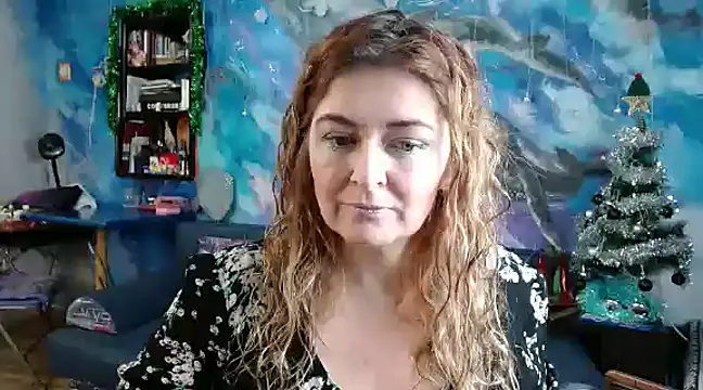 Snapshot of Helen1974 chatting on 01-04-25, 11:38 Helen1974 online show from 01-04-25, 11:38