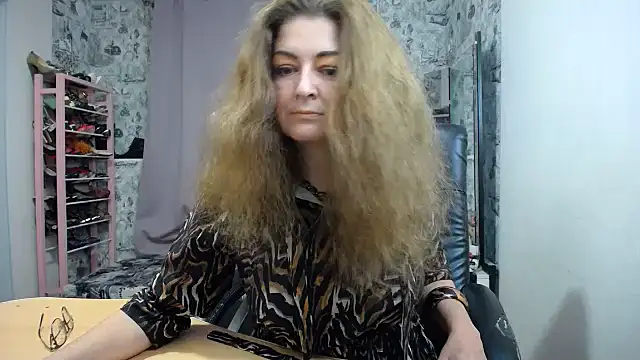 Snapshot of Helen1974 chatting on 01-10-26, 05:15 Helen1974 online show from 01-10-26, 05:15