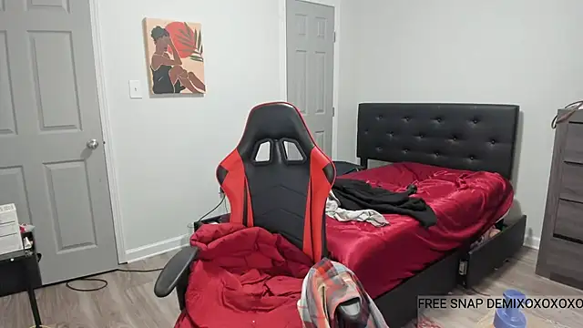 Snapshot of demi_xoxo chatting on 12-04-24, 03:32 demi xoxo online show from 12-04-24, 03:32