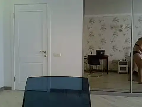 Snapshot of Alexandra-Rosee chatting on 10-11-25, 06:12 Alexandra-Rosee online show from 10-11-25, 06:12