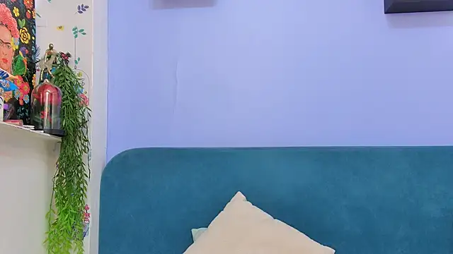 Snapshot of moon_cake chatting on 10-21-25, 04:57 moon cake online show from 10-21-25, 04:57
