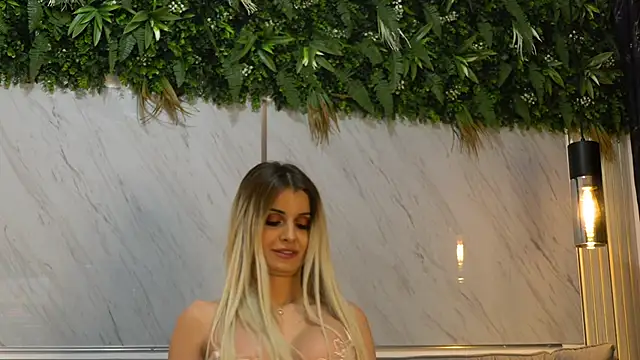 Snapshot of MiaCharm chatting on 01-31-26, 07:56 MiaCharm online show from 01-31-26, 07:56