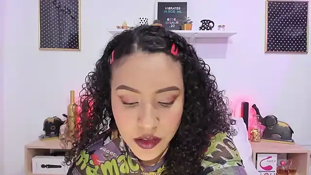 Zoe Gruber online show from 10-16-25, 03:24