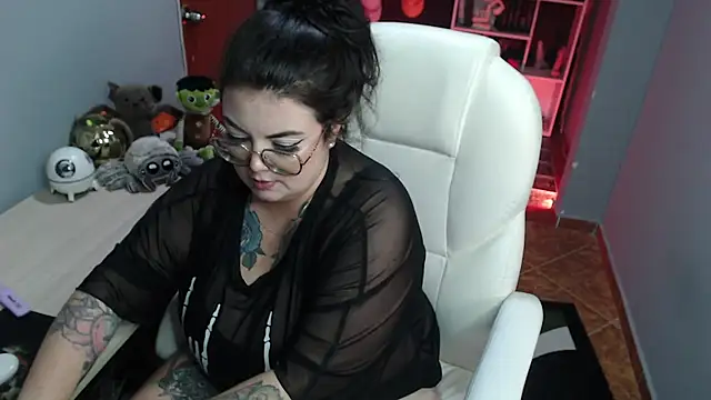 Snapshot of juliette_rd chatting on 12-25-24, 12:37 juliette rd online show from 12-25-24, 12:37