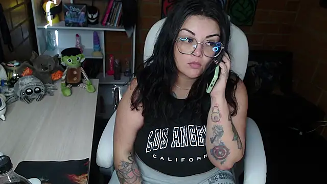 Snapshot of juliette_rd chatting on 02-20-25, 09:53 juliette rd online show from 02-20-25, 09:53