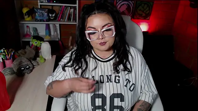 Snapshot of juliette_rd chatting on 11-06-25, 04:57 juliette rd online show from 11-06-25, 04:57