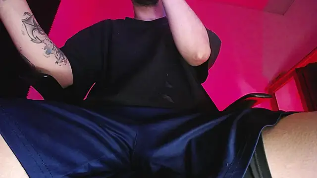 Snapshot of zacwatson_ chatting on 12-23-25, 12:08 zacwatson online show from 12-23-25, 12:08