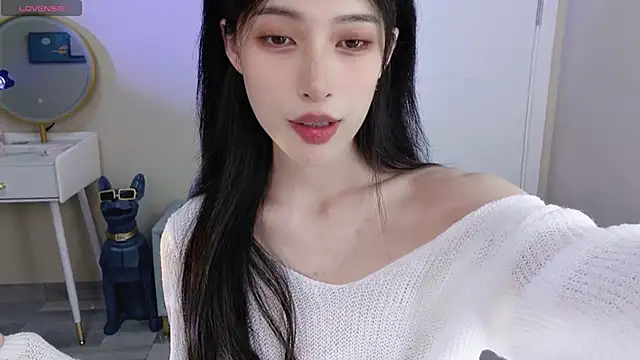 Snapshot of Aurora_99 chatting on 12-18-24, 01:23 Aurora 99 online show from 12-18-24, 01:23