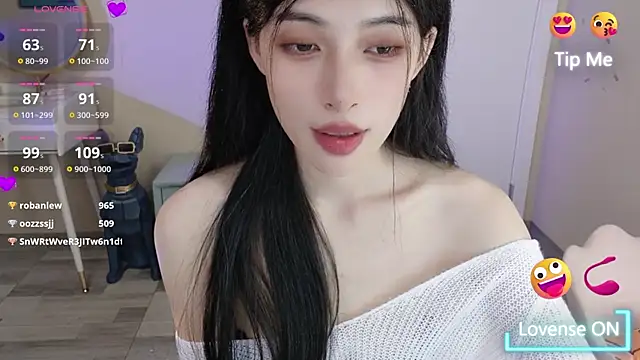 Snapshot of Aurora_99 chatting on 12-31-24, 01:19 Aurora 99 online show from 12-31-24, 01:19