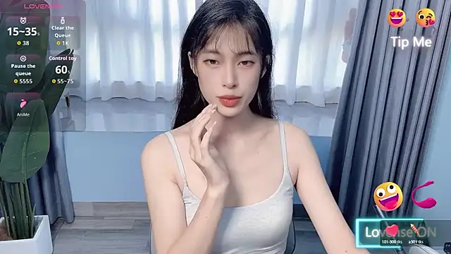 Snapshot of Aurora_99 chatting on 09-29-25, 11:53 Aurora 99 online show from 09-29-25, 11:53