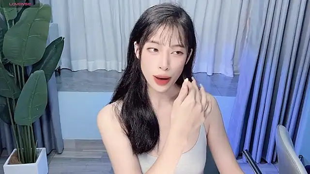 Snapshot of Aurora_99 chatting on 09-30-25, 12:54 Aurora 99 online show from 09-30-25, 12:54