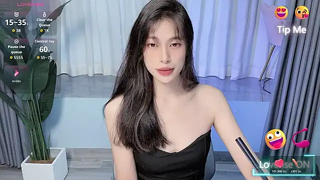 Snapshot of Aurora_99 chatting on 10-27-25, 10:58 Aurora 99 online show from 10-27-25, 10:58