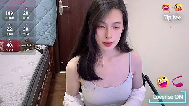 Snapshot of Aurora_99 chatting on 02-05-26, 01:21 Aurora 99 online show from 02-05-26, 01:21