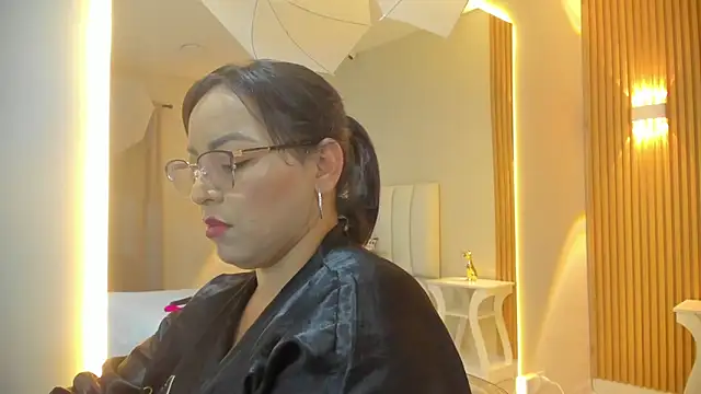 Snapshot of Romina017 chatting on 10-04-25, 12:08 Romina017 online show from 10-04-25, 12:08